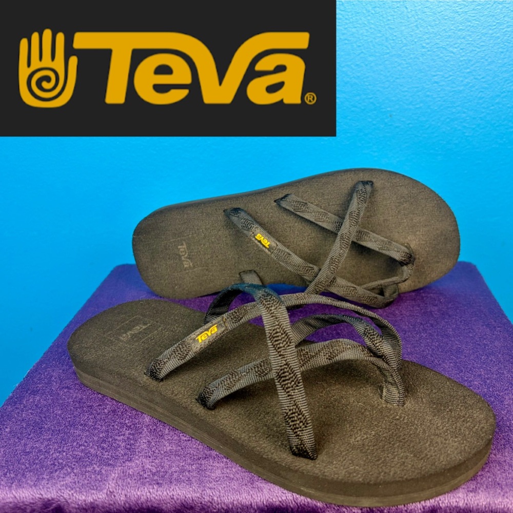 TEVA Women's "Olowahu" Strappy Flip-Flop Sandal, NWOT, Size 8